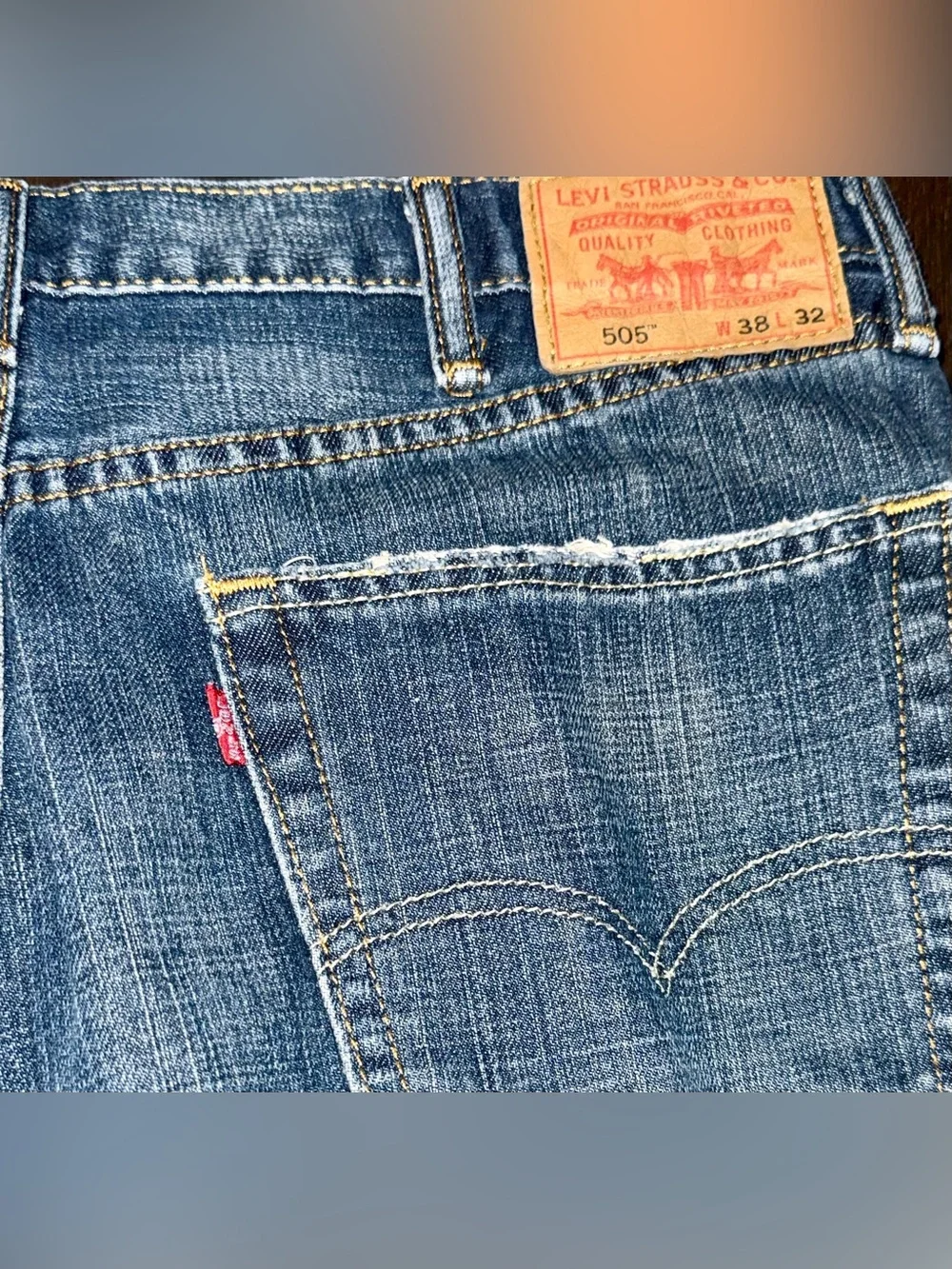 Levi’s 505 Regular Fit Straight Leg Jeans Men’s 38x32 Medium Wash Blue | EUC